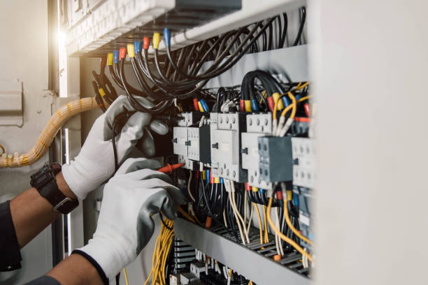 Professional Electrician in Cumberland, IN